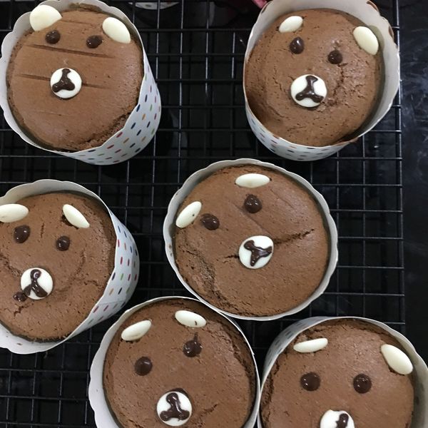 蜂蜜小熊杯子蛋糕 : Yi Zhen Pan一起做