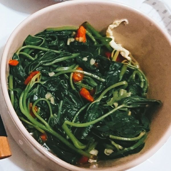 [綠色蔬菜]蒜香地瓜葉：Zoey 一起做