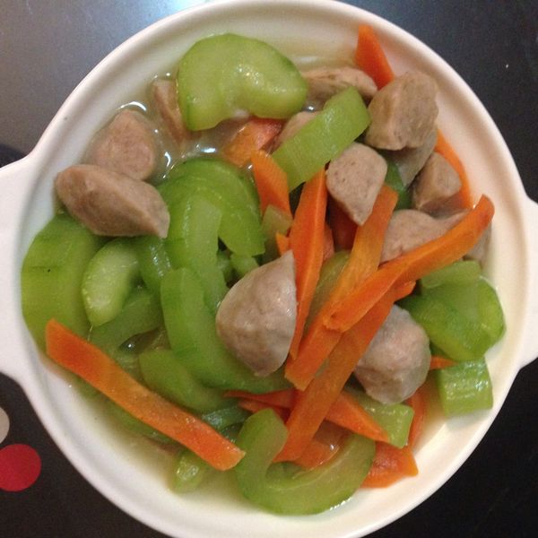 Olivia♥貢丸燴大黃瓜（簡單家常菜）：Irene Hsia 一起做