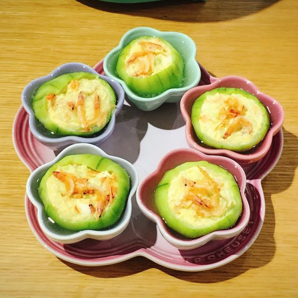 一菜二吃之絲瓜盅蒸蛋:tung 一起做