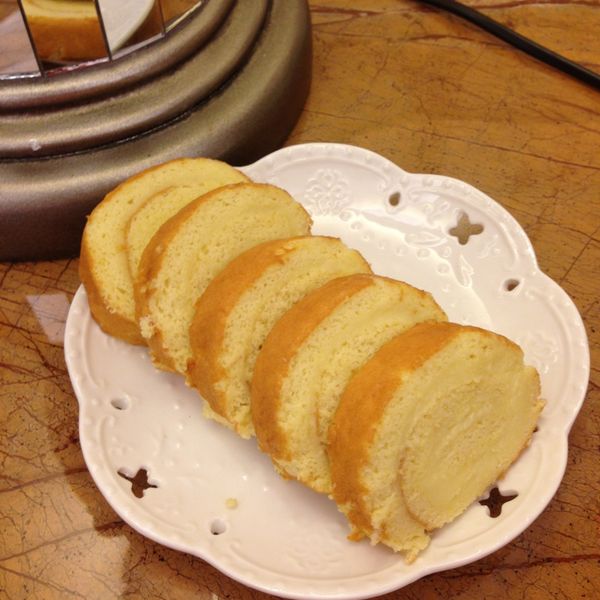 【肉桂打噴嚏】卡士達奶油蛋糕卷 : 小肉雯啊一起做