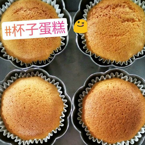 香草牛奶杯子蛋糕 : Yu Wen Tu一起做