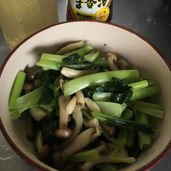 雪白菇炒油菜 「仿小松菜」:雫(*´♡ ⁾⁾⁾)日本自炊生活 一起做