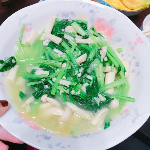 雪白菇炒油菜 「仿小松菜」:Raijin Wu 一起做