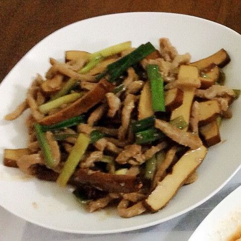 豆乾炒肉絲:芯慧的簡單料理💕 一起做