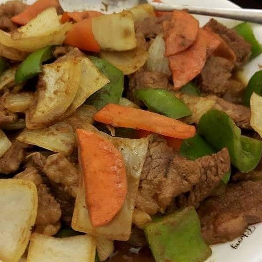 黑胡椒鐵板牛柳😋一鍋到底快速料理：張伶如 一起做