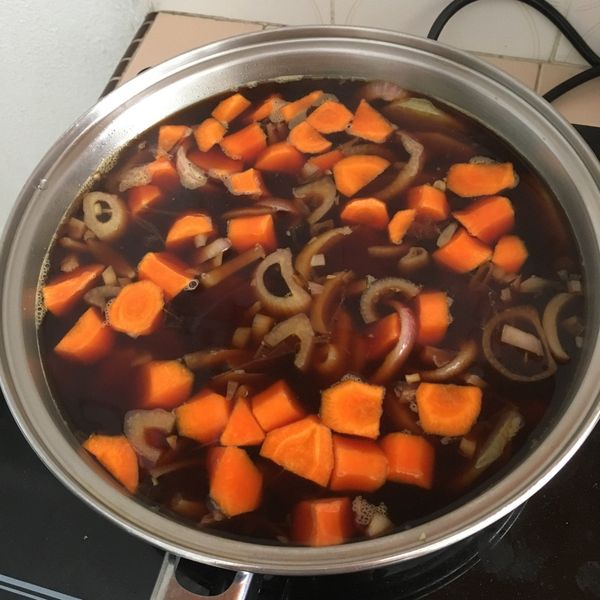 【燉洋蔥馬鈴薯】開胃又下飯的好滋味。：我是壹零呀 一起做