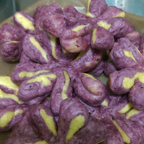帶著春天氣息的紫花饅頭：豪乖媽 一起做