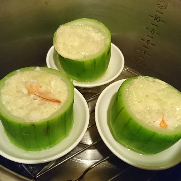 一菜二吃之絲瓜盅蒸蛋:Eva Wang 一起做