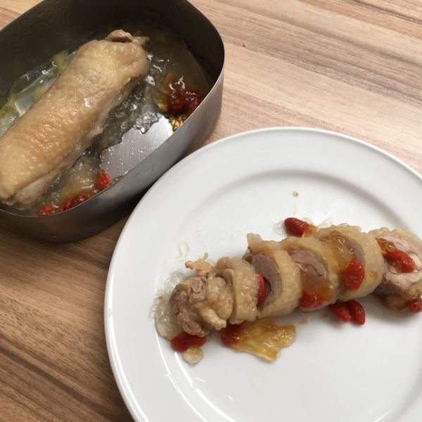 [電鍋] 紹興貴妃醉雞 : 寵豬舉炉一起做