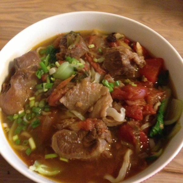 [彩虹有夠懶]紅燒蕃茄牛肉麵：鄭伊萃 一起做