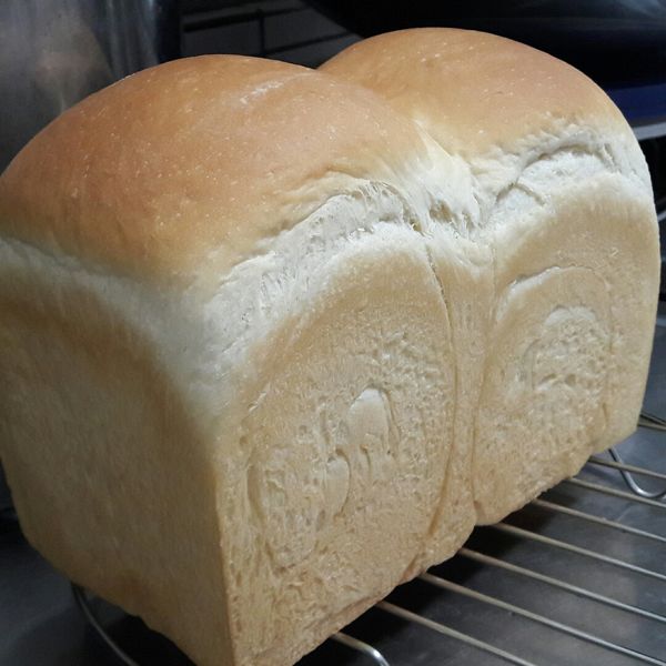 吳寶春師傅金牌牛奶吐司配方（12兩） : 黃綉雯一起做