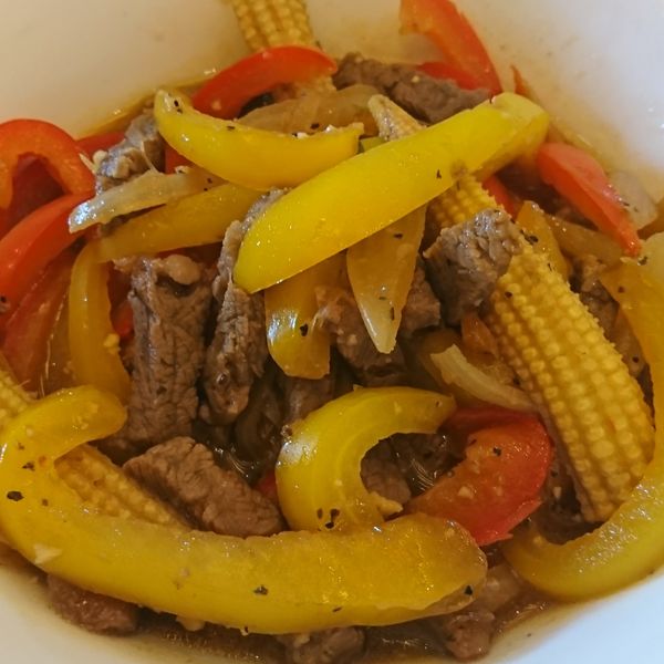 黑胡椒鐵板牛柳😋一鍋到底快速料理：Shayne 一起做