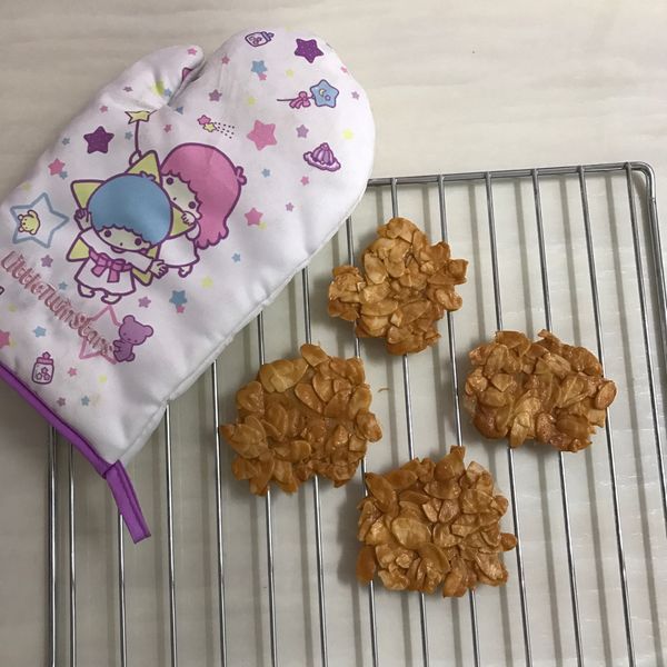 【烤箱甜點】一次就成功的杏仁瓦片：Lynn * 一起做
