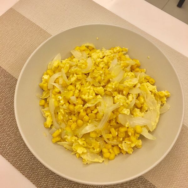 洋蔥玉米炒蛋：想飛 一起做