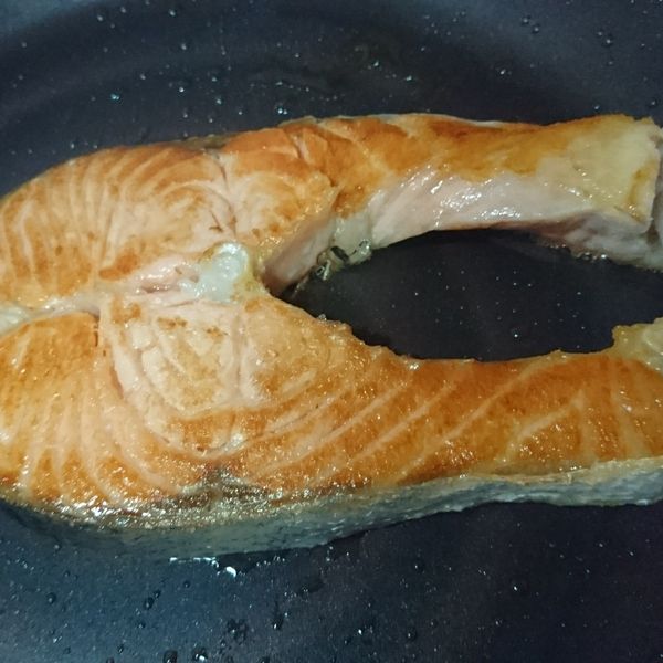 ♥我的手作料理♥ 香煎黑胡椒鮭魚：潘潘的手作料理廚房 一起做