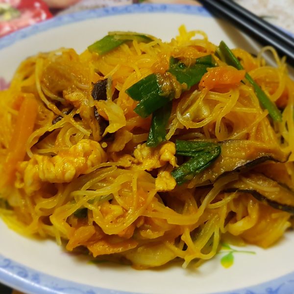 💛金瓜炒米粉💛 : 鄧國鈞一起做