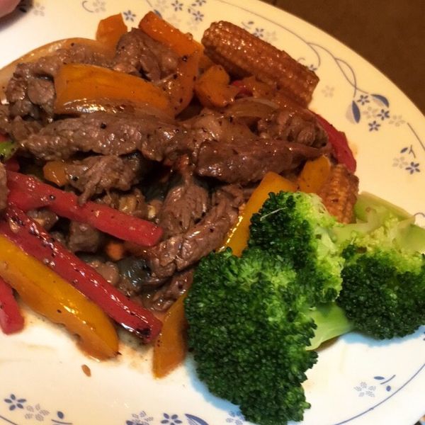 黑胡椒鐵板牛柳😋一鍋到底快速料理：Yedda Chen 一起做