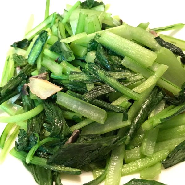 雪白菇炒油菜 「仿小松菜」:Helen 一起做