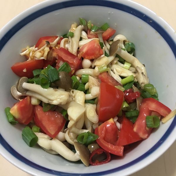 蒜味涼拌鮮菇 15分鐘開胃菜:朱容葶 一起做