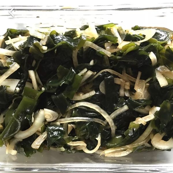 夏日涼拌小菜!香辣洋蔥海帶芽:Hui-Juan Li 一起做