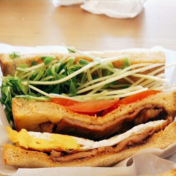 鮮蔬肉蛋吐司(含醃肉配方)：陳便當 一起做