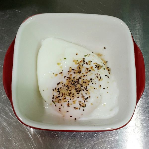 【不用加醋＆零失敗】三分鐘完成漂亮水波蛋 : 小白貓一起做