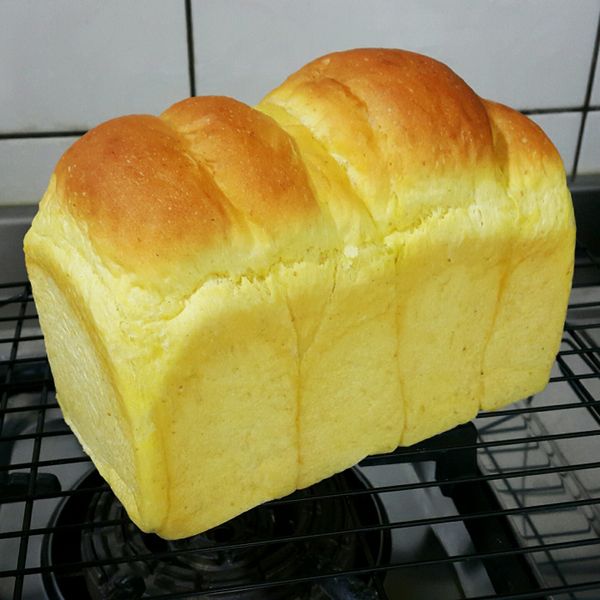 手揉南瓜拔絲吐司 : 小白貓一起做