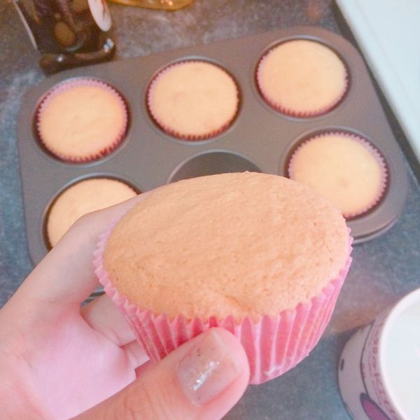 蜂蜜海綿杯子蛋糕 : 陳瑋酸一起做