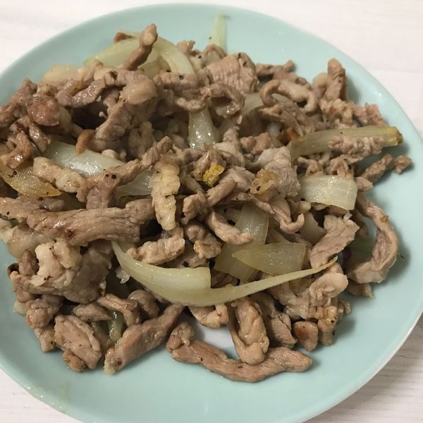 洋蔥炒肉絲：Alice Li 一起做