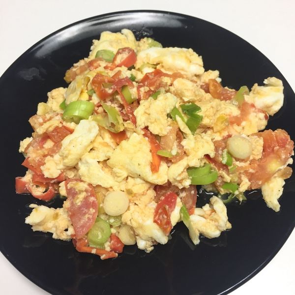餐桌上的人妻料理*清爽番茄炒蛋。：R9 一起做