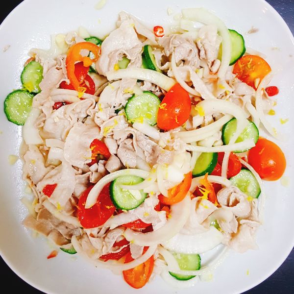 泰式檸檬酸辣肉片:莎麗娜留學生廚房 一起做