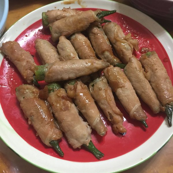 秋葵豬肉捲~意外地絕配 : Kiki Wu一起做