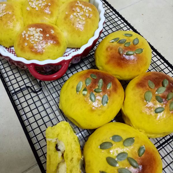 不加液體材料~純南瓜鹹奶油餐包 : momoka一起做