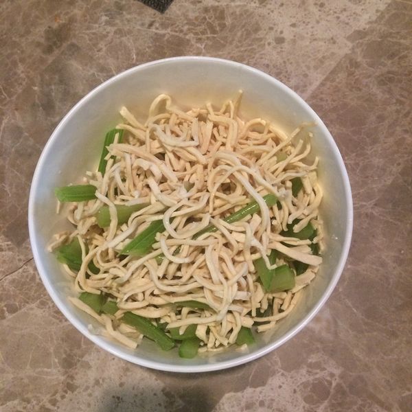 涼拌乾絲【自然好油x茶籽堂】：Nadia Su 一起做