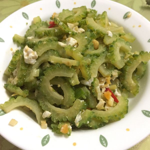 鹹蛋炒山苦瓜：Chuan Wang 一起做