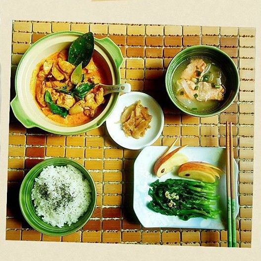 嘰哩呱啦一起做了泰式咖哩雞(紅)