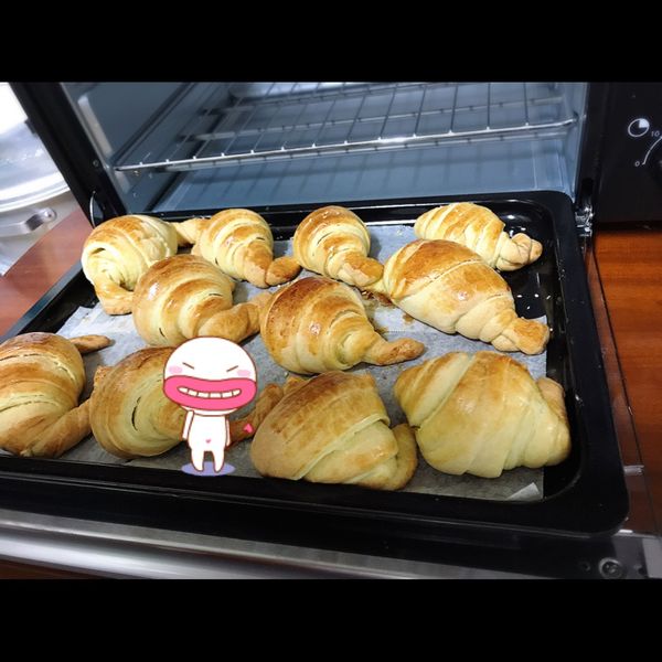 可頌起酥牛角麵包：吃貨愛跟做🤤 一起做