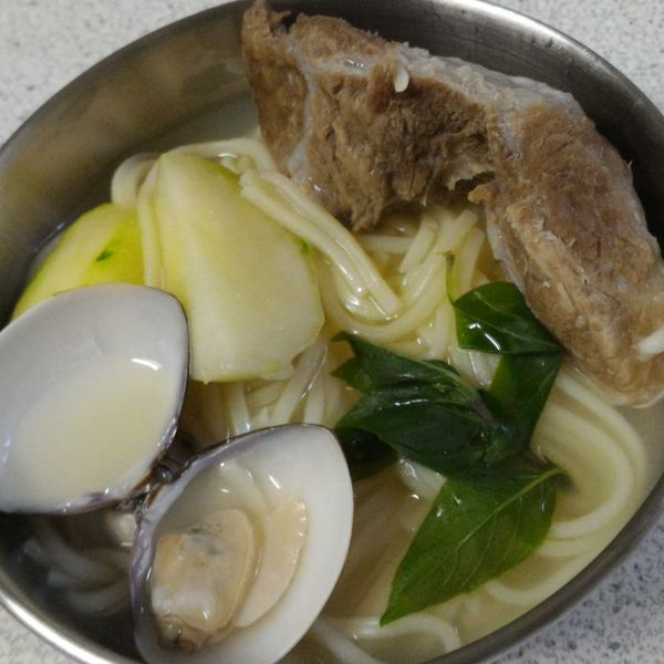 九層塔蒜香蜆仔大黃瓜湯麵 : An Tung一起做
