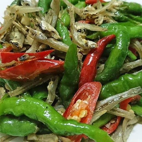 糯米椒炒小魚乾 : 柯婷芳一起做