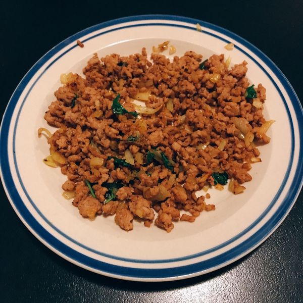 【快速】泰式打拋豬：QuinnYang 一起做