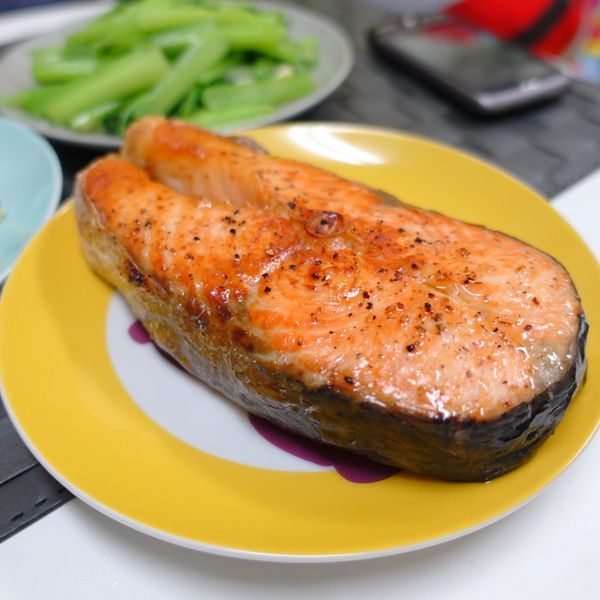 ♥我的手作料理♥ 香煎黑胡椒鮭魚：Dolly Chen 一起做