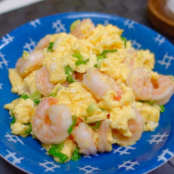 簡易好上手—滑蛋蝦仁：Dolly Chen 一起做