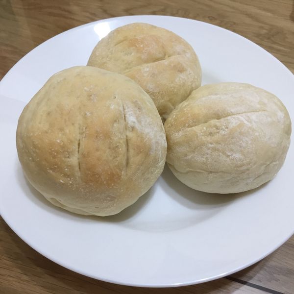 簡單樸實的佐餐麵包：軟法小餐包 : grace一起做