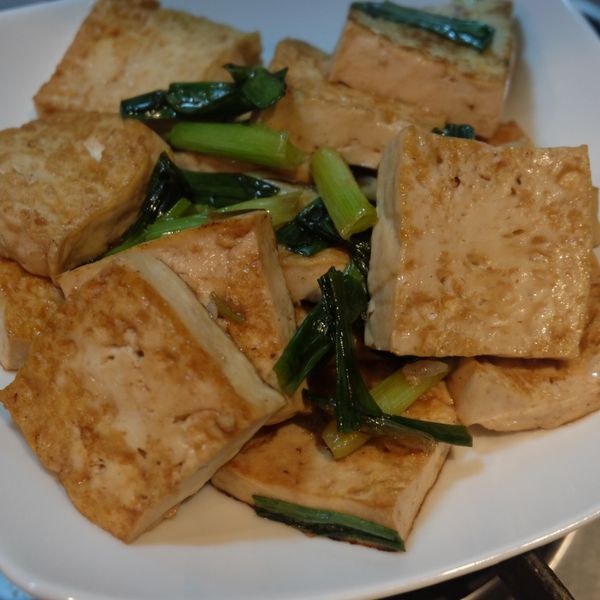 【菜鳥人妻學做菜】蔥燒豆腐：謝峽妹 一起做