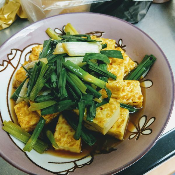 【菜鳥人妻學做菜】蔥燒豆腐：李小嫺 一起做