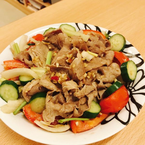 泰式檸檬酸辣肉片:Eliza Liu 一起做