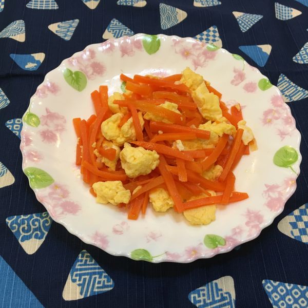 紅蘿蔔炒蛋@美麗人妻Selina Wu：Dobby 一起做