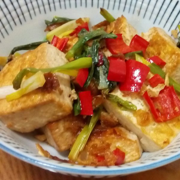 【菜鳥人妻學做菜】蔥燒豆腐：Yang Ya Ting 一起做