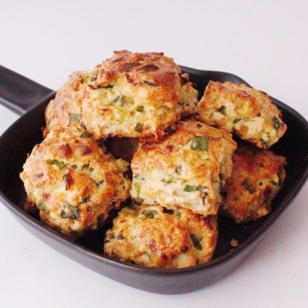 司康鬆軟好吃的三大秘訣＆蔥花起司培根司康 : DeserveDesserts 一起做